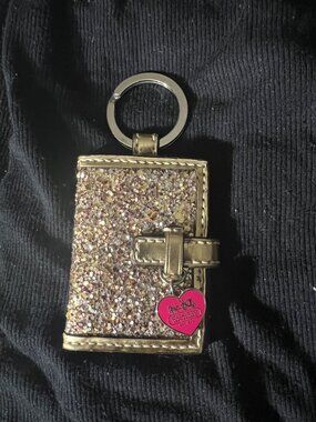 Very Rare Coach Gold Glitter Heart Key Chain Photobook